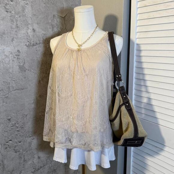 Cream ruffle tank top - Picture 2 of 7